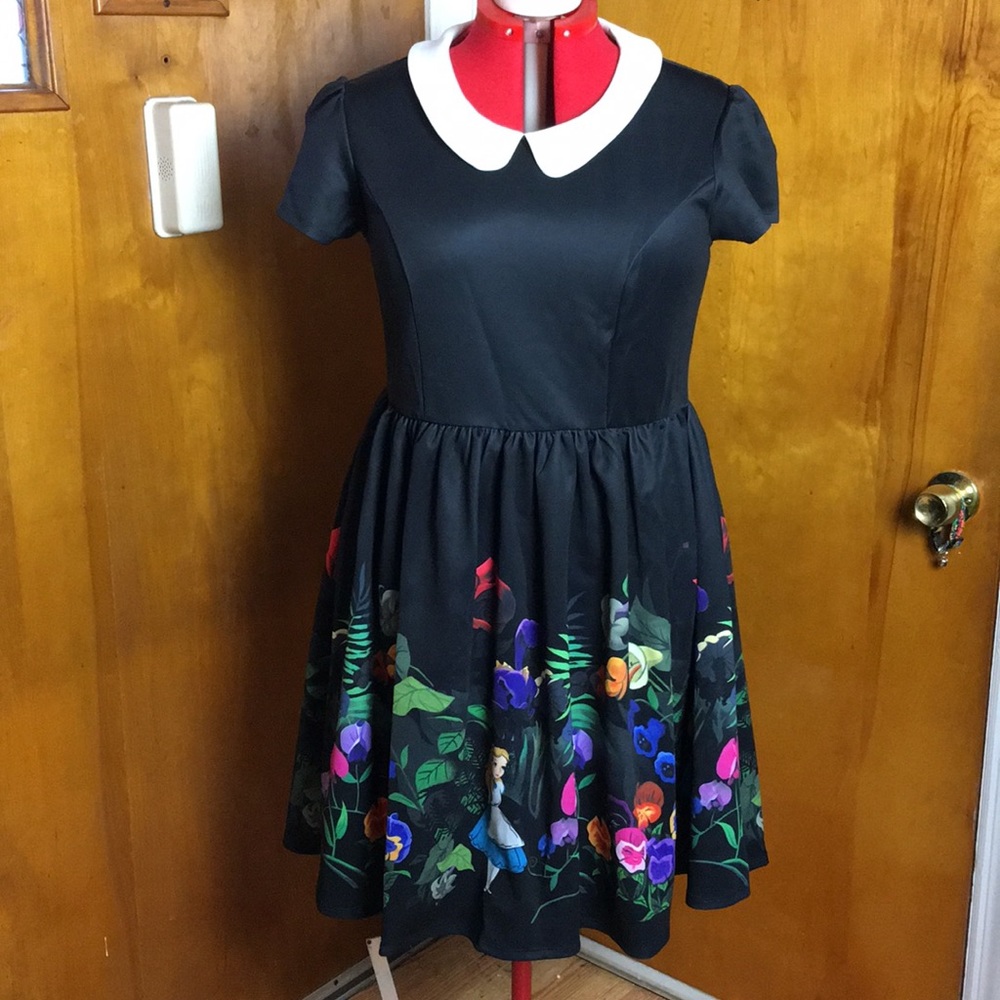 Alice in Wonderland Flower Friends Scuba 2x torrid